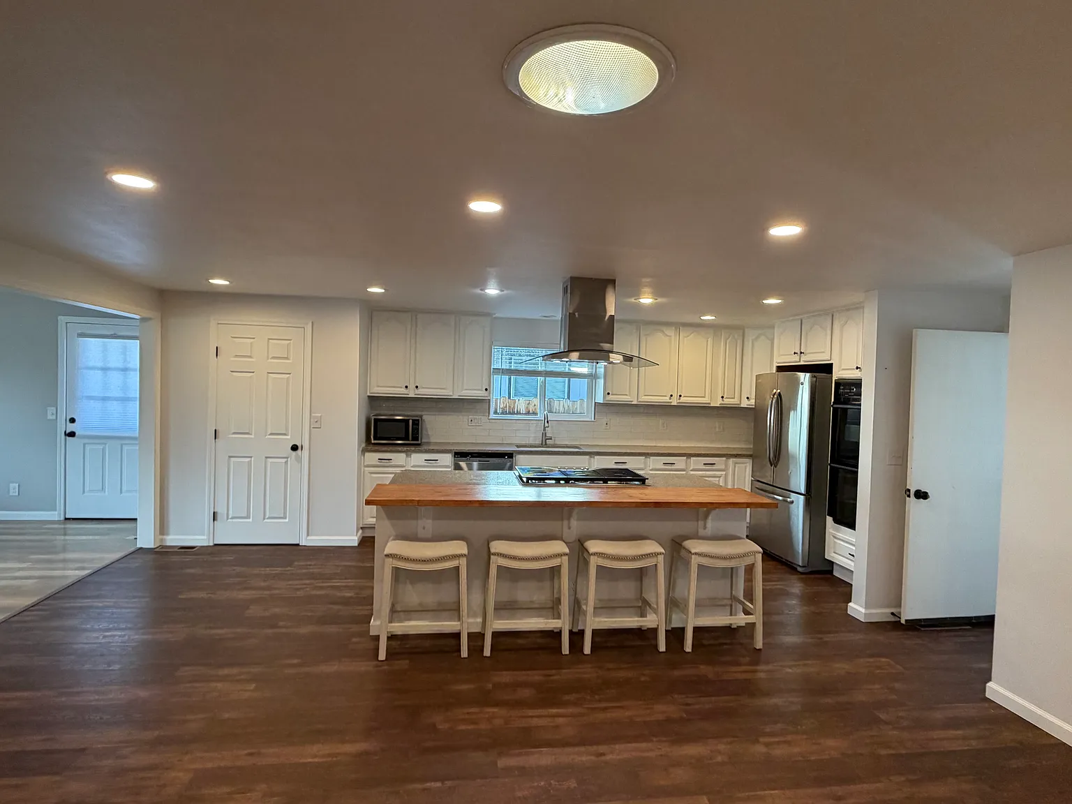 3317 Montezuma Way — Photo 2