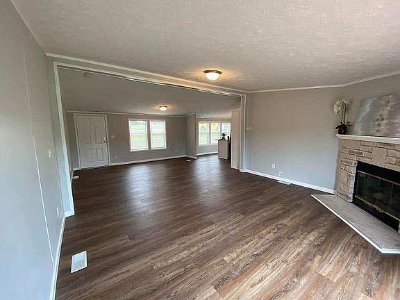 5th image of 255 Guy Ct