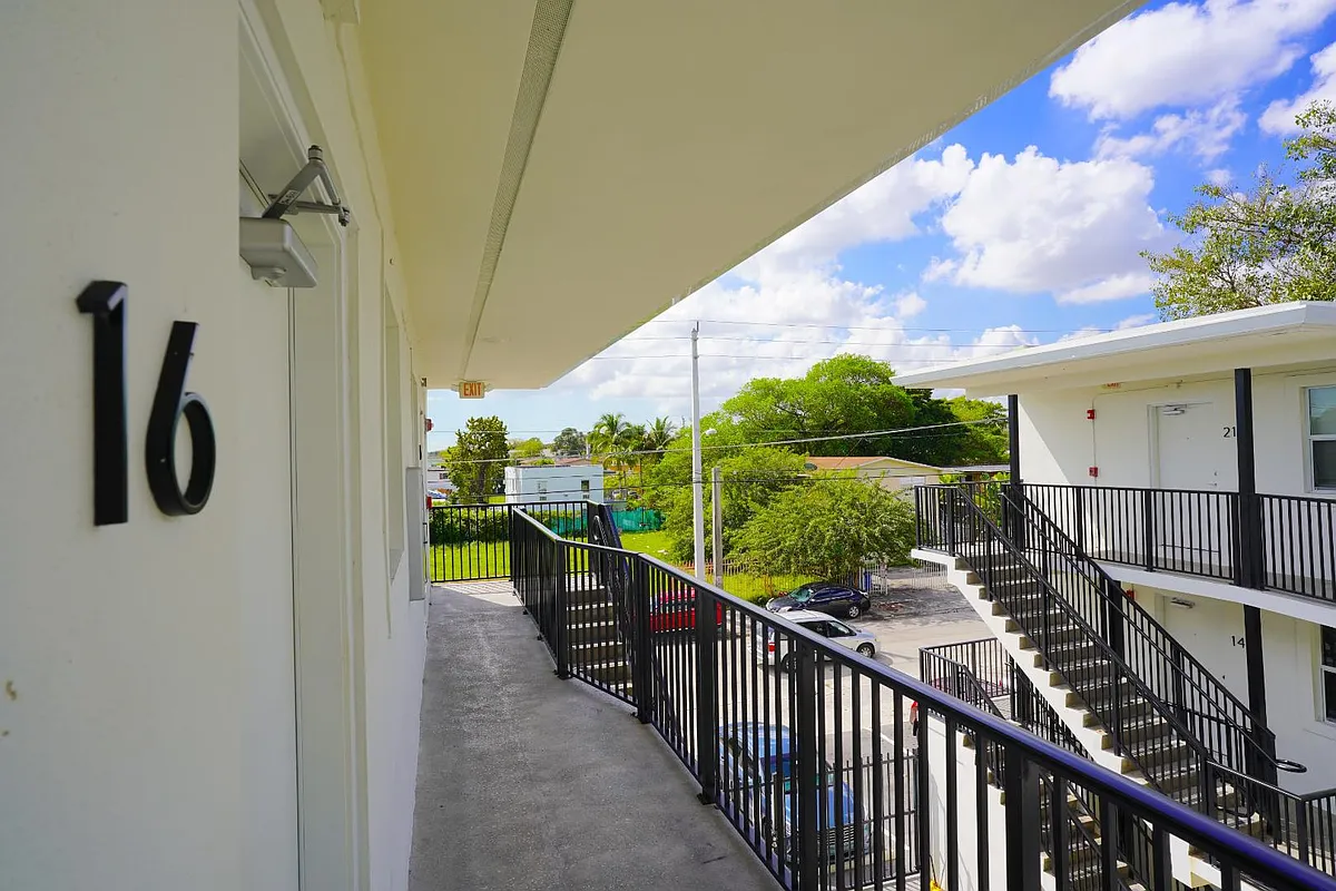Unit Photo - 1231 NW 61st St #12
