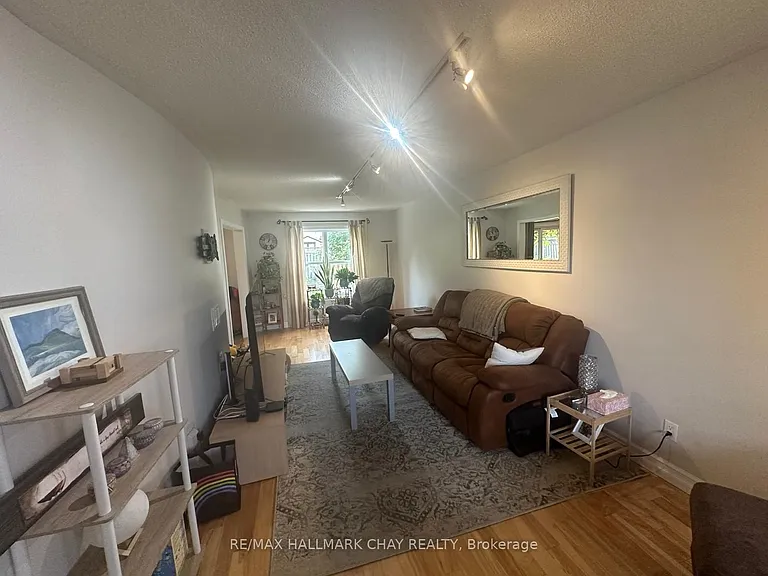 10 Longman Dr — Photo 7