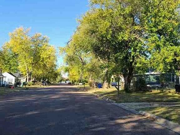 Exterior Neighborhood (street photo)