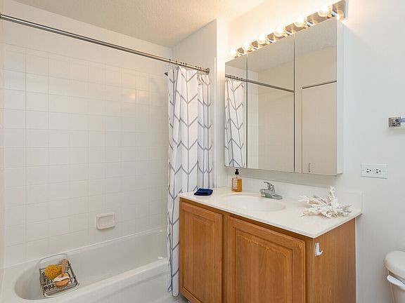 5th image of 340 E South Water St #3611