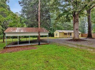 2502 Mountain View Rd, Powhatan, VA 23139