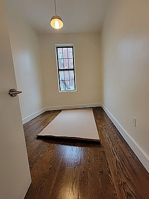 5th image of 432 Evergreen Ave #2F