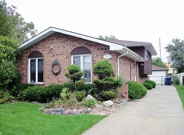 1st image of 9411 S McVicker Ave