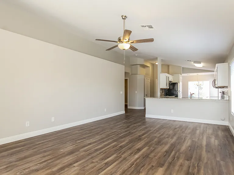 15441 W Port Royale Ln — Photo 3