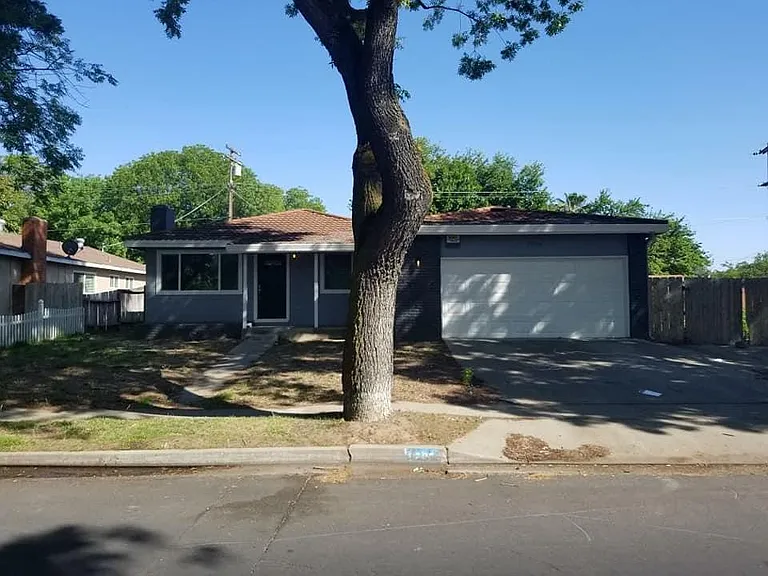 1936 Mount Vernon Dr — Photo 1