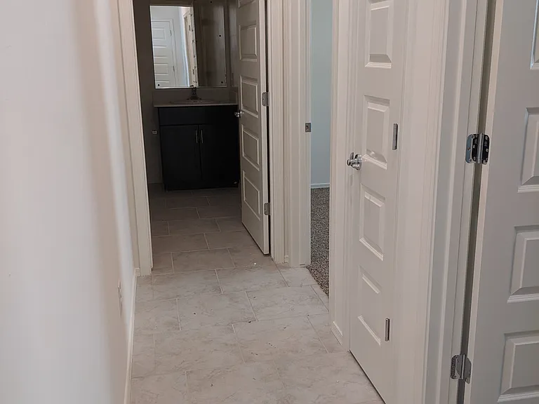 2658 E Calle Joya De Ventura — Photo 4