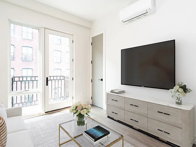 483 Driggs Ave #4B — Photo 2