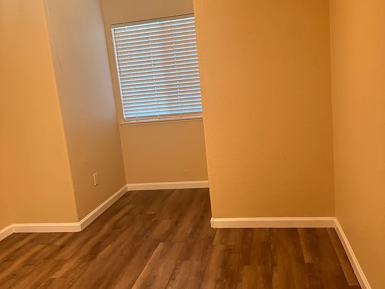 2712 Deborah Ln — Photo 9