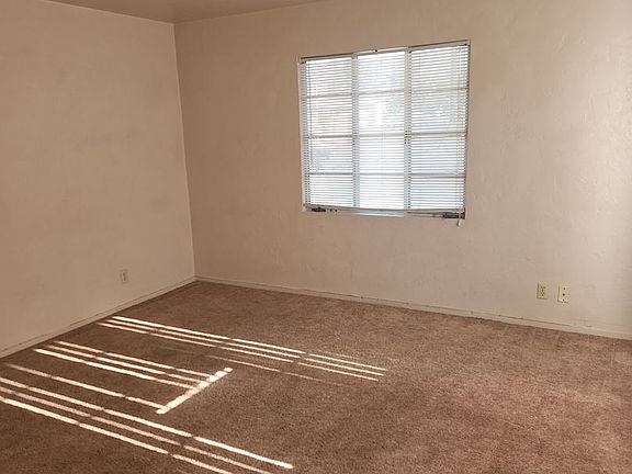 2nd image of 1527 N Van Ness Ave #9