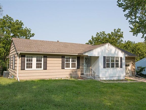 3rd image of 7622 Smalley Ave