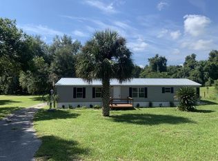 13600 SE Sunset Harbor Rd, Weirsdale, FL 32195