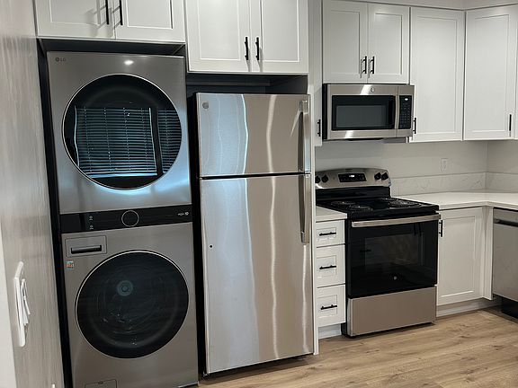 4th image of 756 Hillcrest Dr #1/2