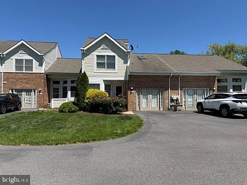 6002 Bridgepointe Dr Photo 1