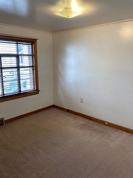 2nd image of 112 Maple St