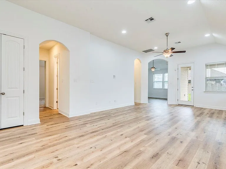 5309 Anaheim Ave — Photo 10