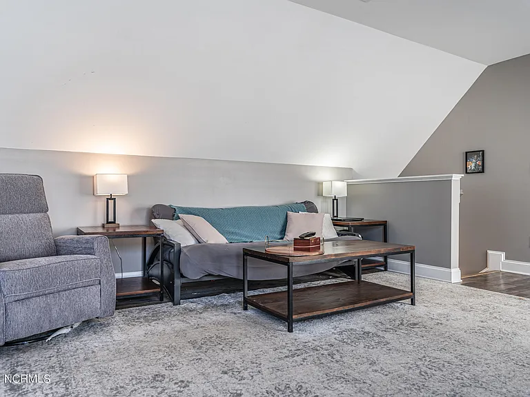 150 Michie Pl — Photo 18