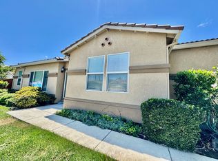 824 El Tesoro Ln, Los Banos, CA 93635