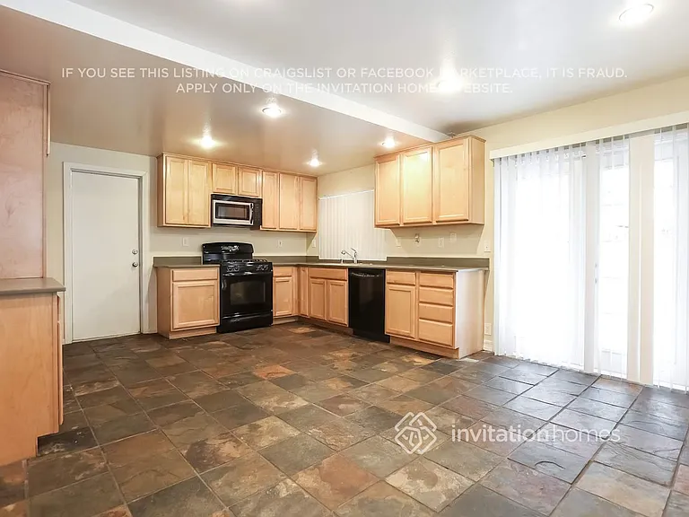 293 Aristotle St — Photo 5
