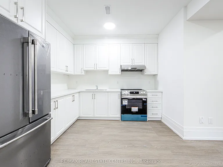 143 Balsam Dr — Photo 7