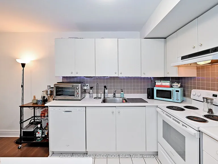 415 Jarvis St #125 — Photo 23
