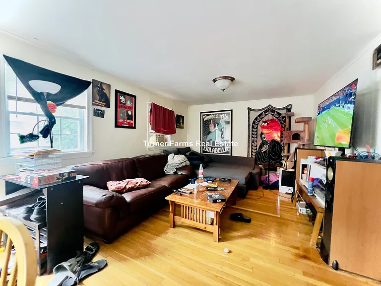 78R College Ave #1R — Photo 3
