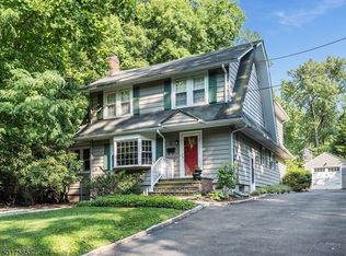 48 Buttonwood Rd, Essex Fells, NJ 07021