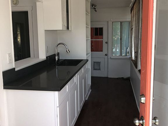 2nd image of 130 3/4 S Avenue 63