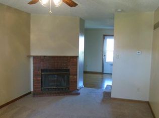 724 SE London Way APT B, Lees Summit, MO 64081
