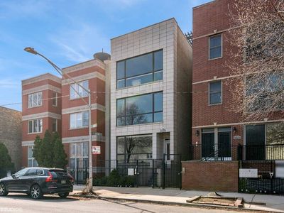 1438 N Wood St #2, Chicago, IL, 60622