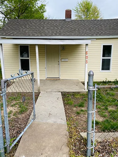 605 N Hall St Photo 1