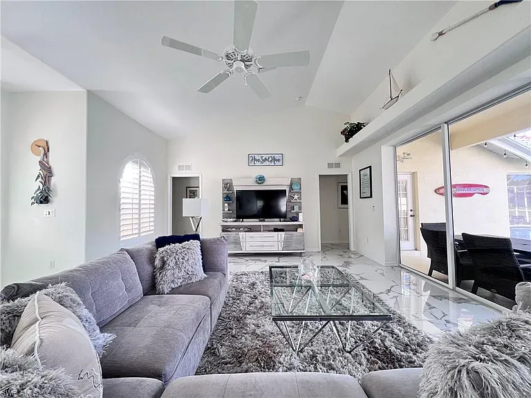 1031 Tivoli Ln — Photo 6