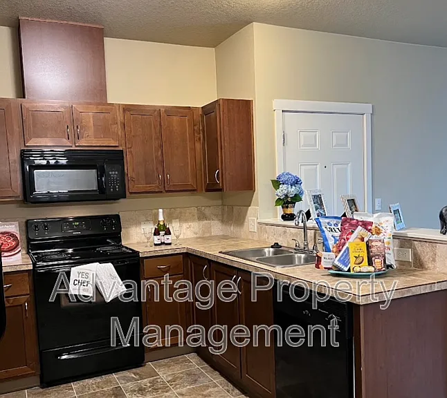 523 Catron St N #5 — Photo 8