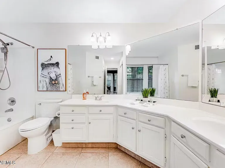 5801 E Paradise Ln — Photo 6