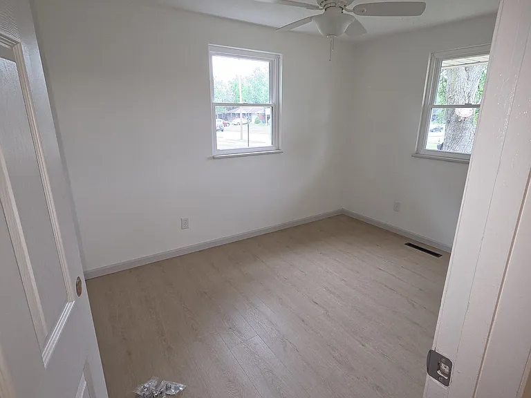 1584 Valdosta Dr — Photo 11