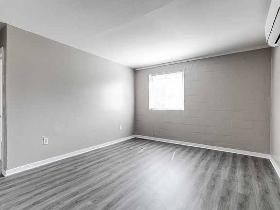 3rd image of 2121 Phaup St APT B