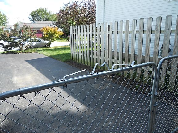 3rd image of 699 Cherryhaven Dr