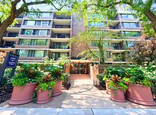 1555 N Sandburg Ter APT 305K, Chicago, IL 60610