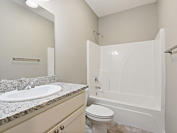 5th image of 124 Thornton Ln #A