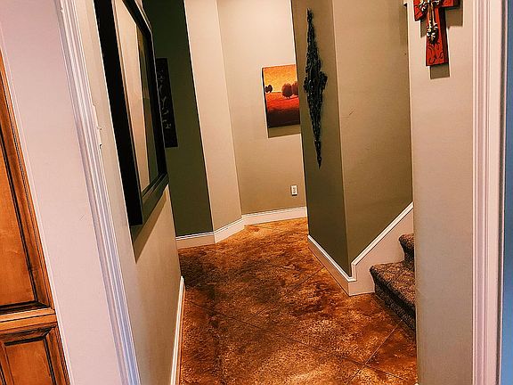 Hallway to upstairs/laundry