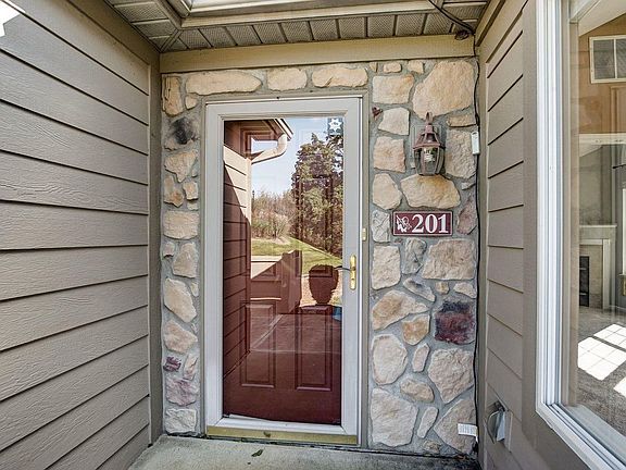 3rd image of 201 Avalon Dr
