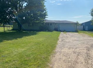 19217 76th St, South Haven, MI 49090