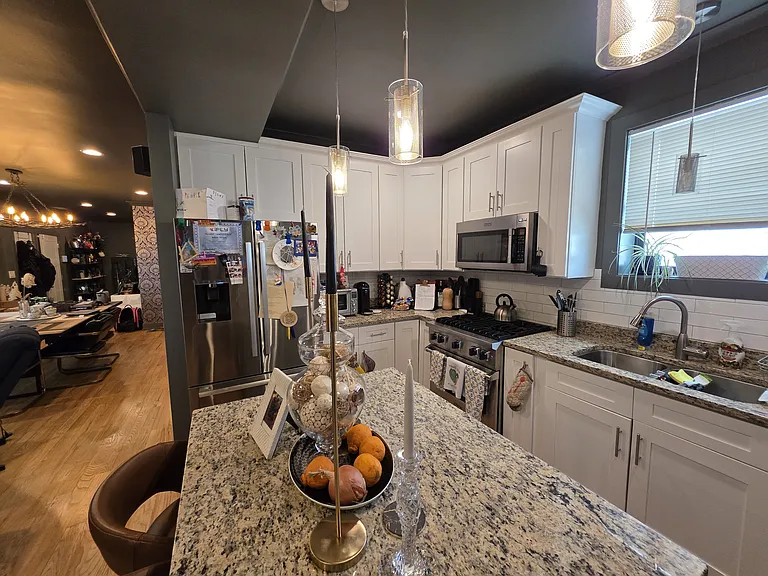 5252 N Damen Ave #2 — Photo 6