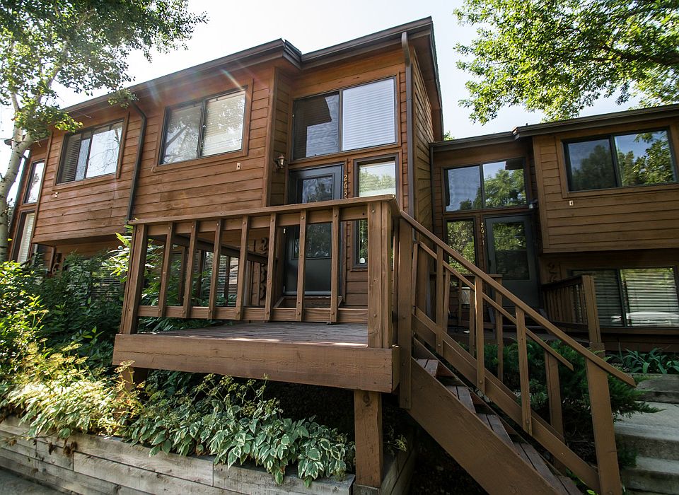 2633 Juniper Avenue Exterior