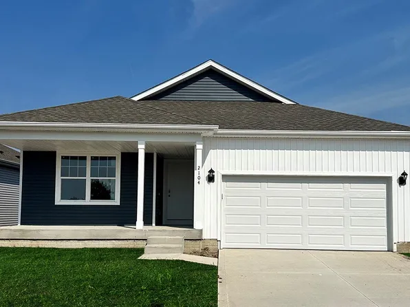 415 Quetzal Dr, Norwalk, IA 50211