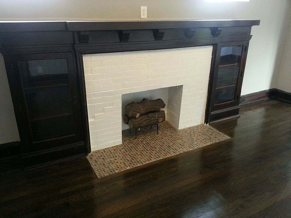 1st image of 639 E 50th Pl APT 1