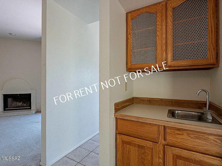 936 E Camino Diestro — Photo 15