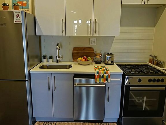 4th image of 230 Broadway APT 3A