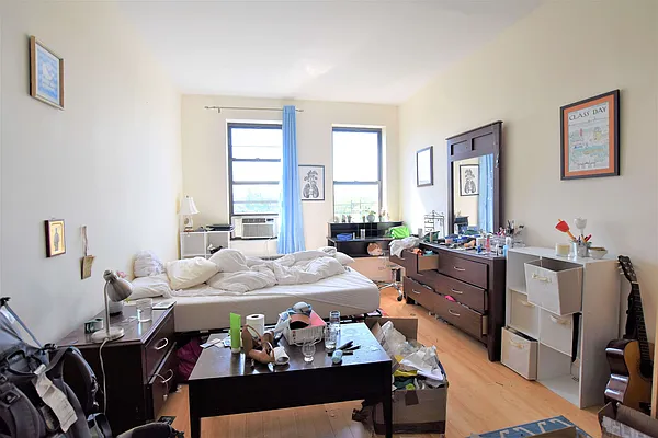 Rented by Clove Realty LLC | media 32